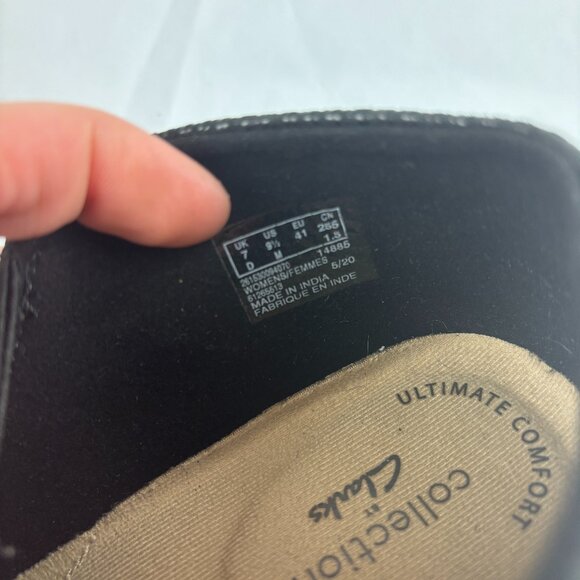 Clarks Women's 9.5 Black Camzin Mix Suede Slip-on Ankle Booties - Picture 2 of 9